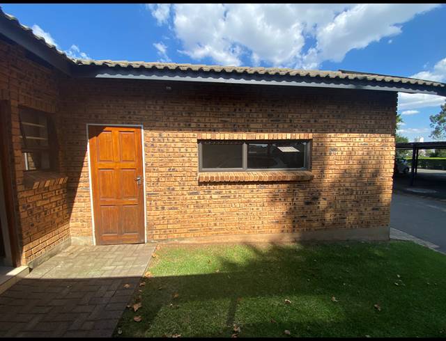 3 BEDROOM SECTIONAL TITLE FOR SALE IN COMET